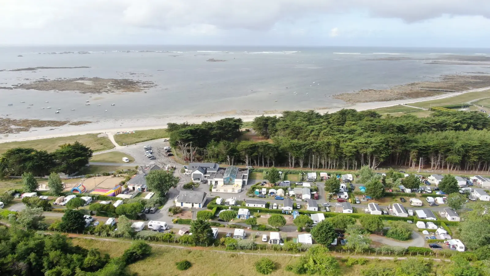 Aire camping car - Camping Le Grand Bleu - Pays Bigouden - Bigoudenjoy
