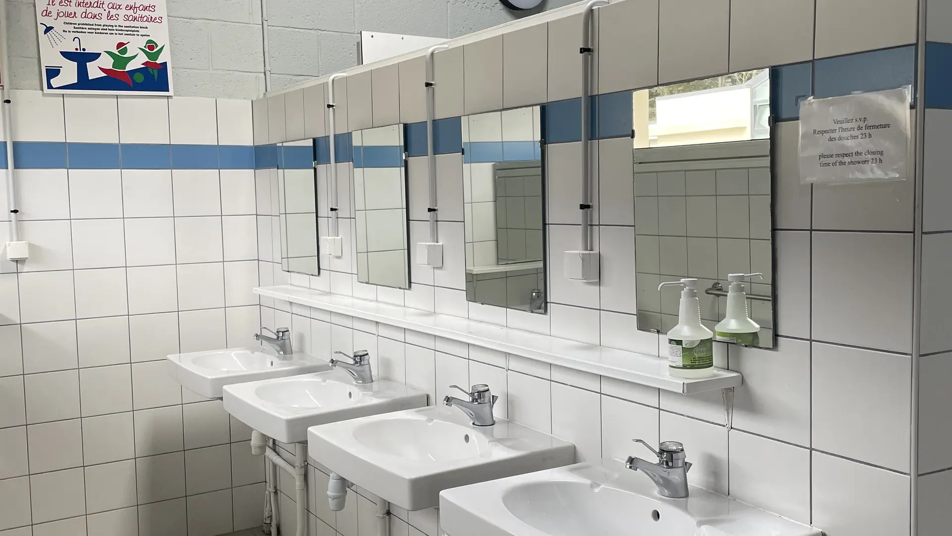 Aire camping car - Camping Le Grand Bleu - Pays Bigouden - Bigoudenjoy