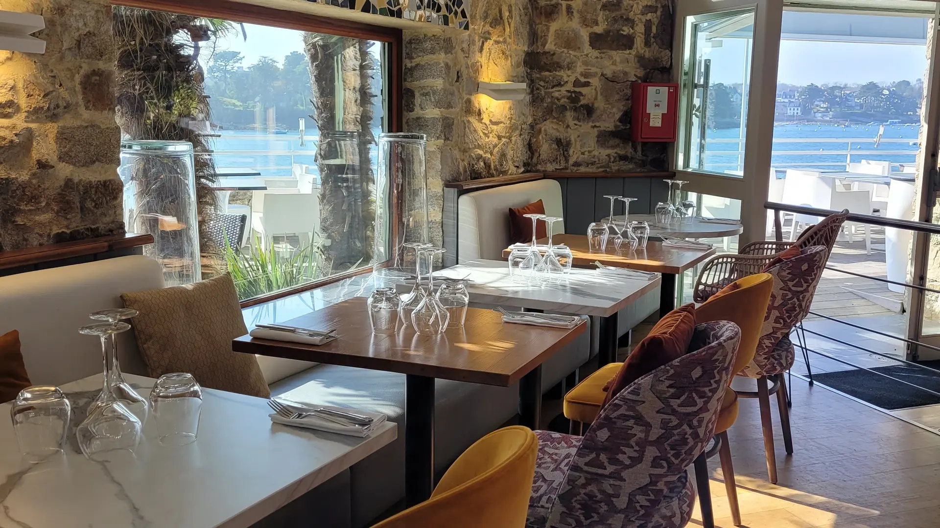 Alhambra_restaurant_entree