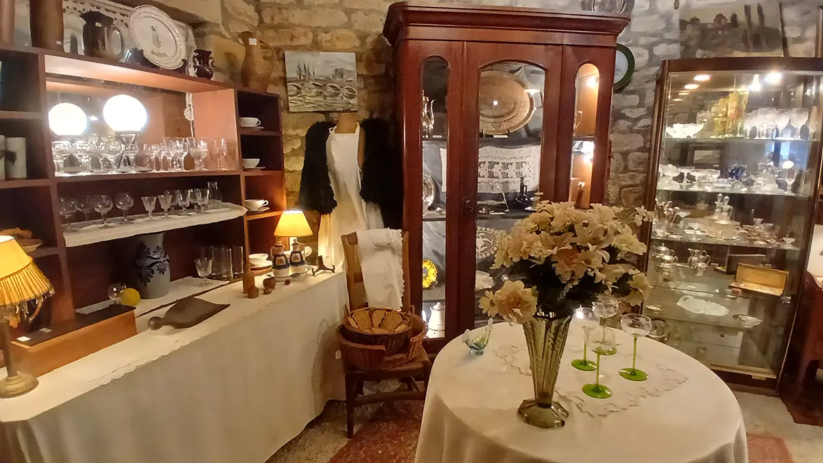 Antiquités brocante Nicole Euzen - Pont-l'Abbé - Pays Bigouden (1)