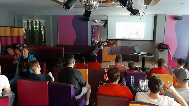 Bar le Yacka - Ploneour Lanvern