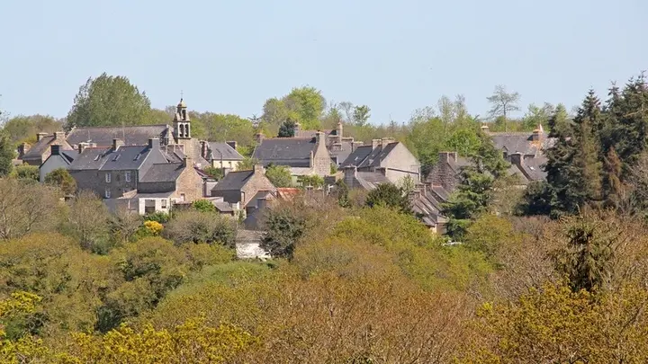 Bourg de Trégrom - Gilbert Cloatre - Déclic'Armor