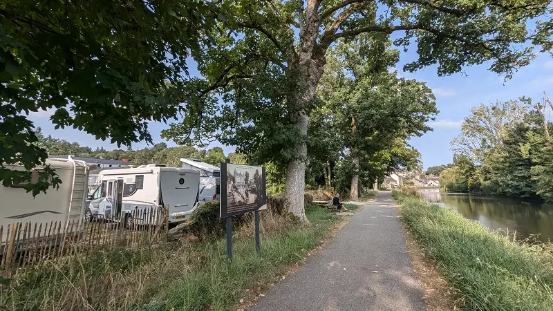 Aire - service - stationnement - Josselin - Brocéliande - Morbihan - Bretagne