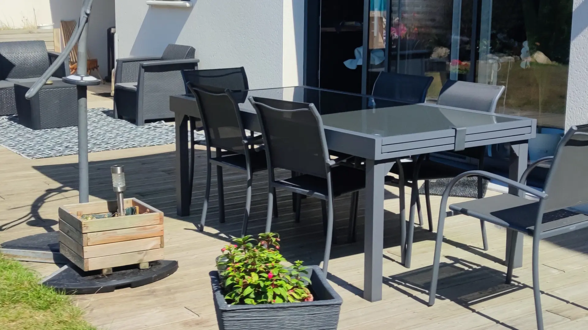 COIN REPAS EXTERIEUR