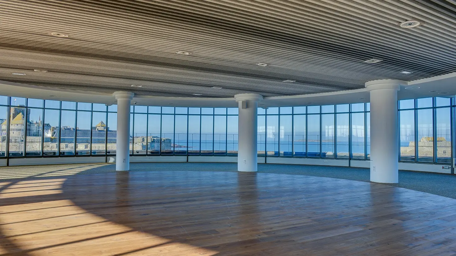 Salle Cezembre @ LE GRAND LARGE LIEU EVENEMENTIEL