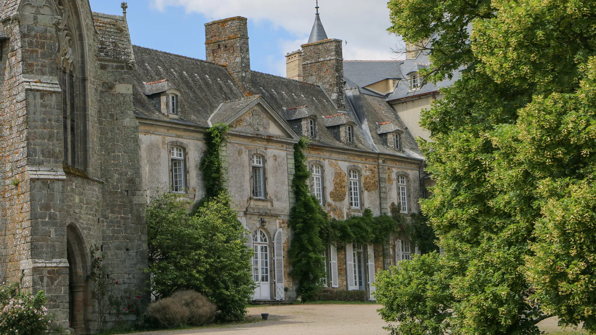 Chateau_de_Montmuran_-_Les_Iffs-SMBMSM-7581