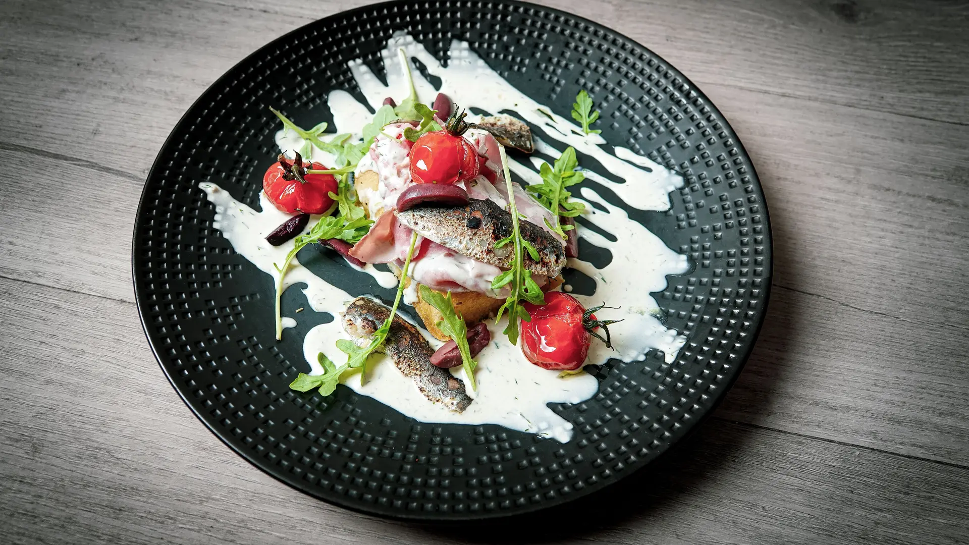 L'Aromatik - Boeuf et Sardine, tomates confites et foccacia © Bastien Viaud