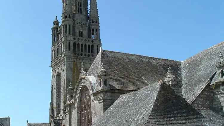 A Douarnenez (quartier de Ploaré), l'église Saint Herlé