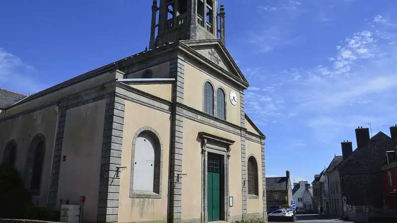 Eglise St Enéour PLonéour Lanvern Pays bigouden