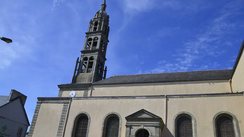 Eglise St Enéour PLonéour Lanvern Pays bigouden