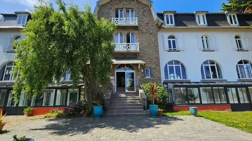 Entrée côté jardin