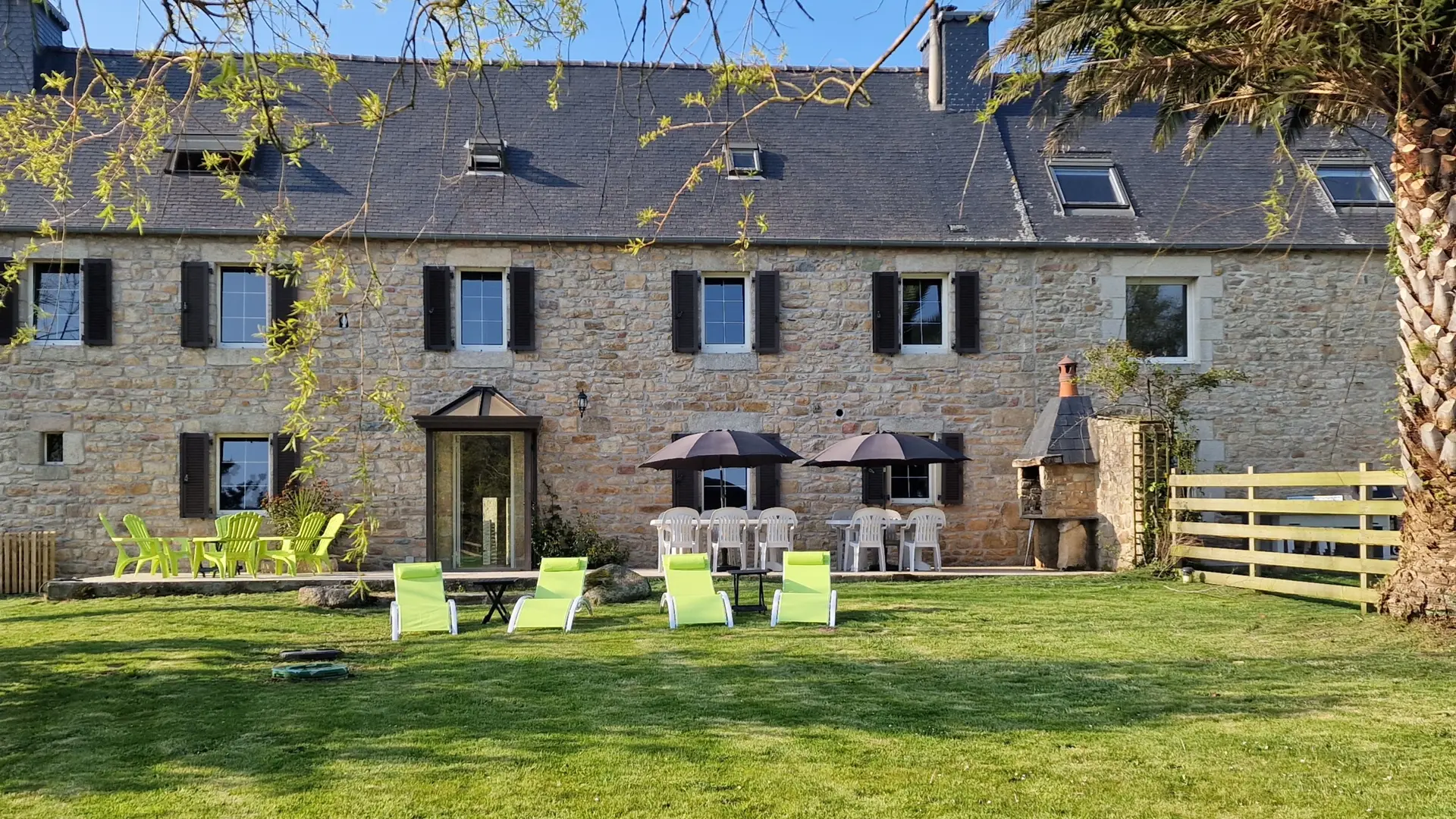 Extérieur gîte Vue sur l'Etang 1