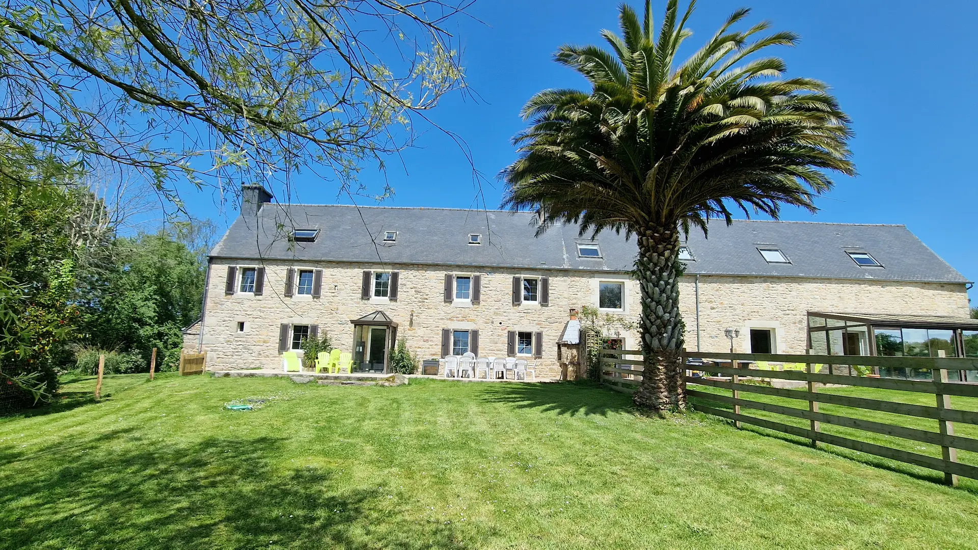 Extérieur gîte Vue sur l'Etang 2