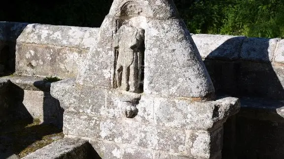 Fontaine St Jean-Plouaret © B. Bègne-Région Bretagne