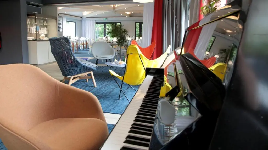 Hall accueil Kyriad Lannion