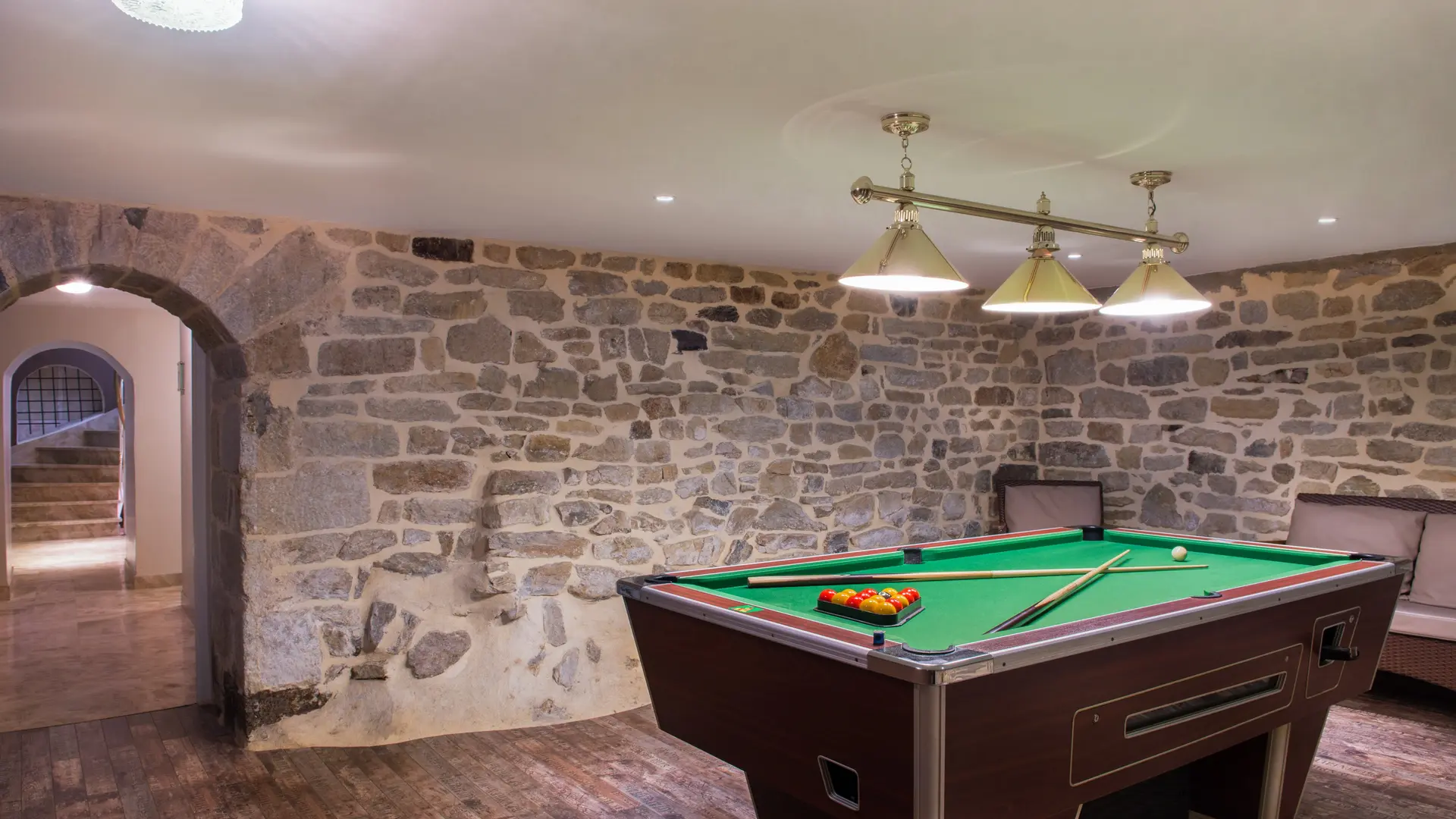 Hotel Manoir Kerhuel -salle de billard-Ploneour-pays Bigouden