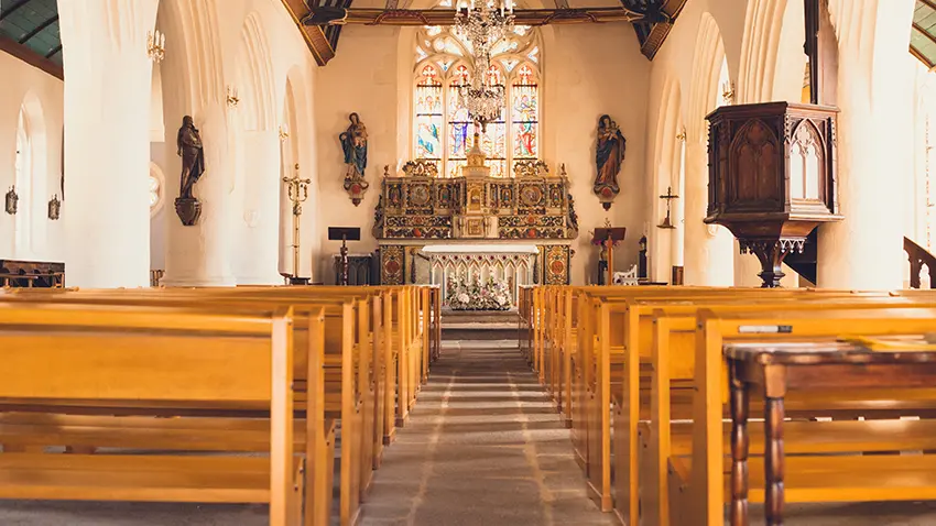 Intérieur - église Notre Dame Izel Vor