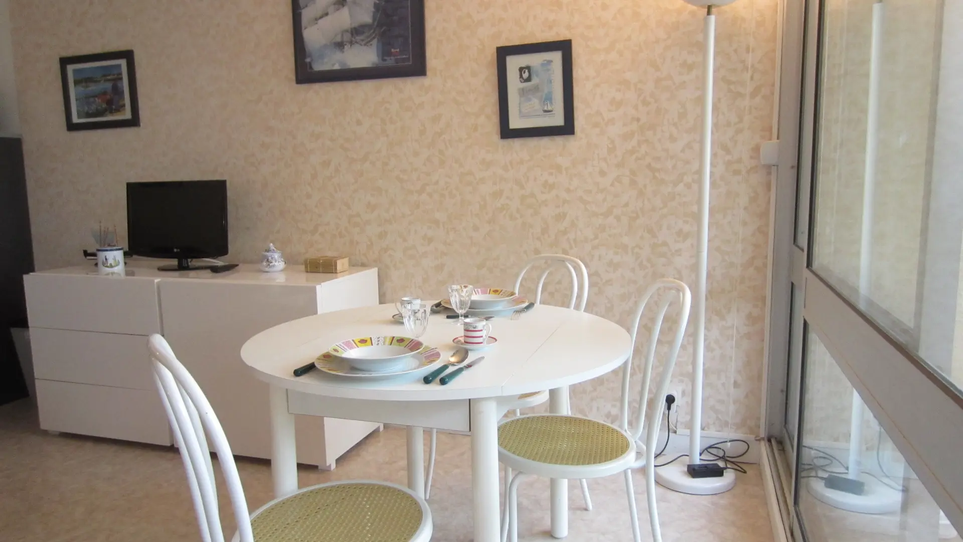 Yvonnou Coin table à manger