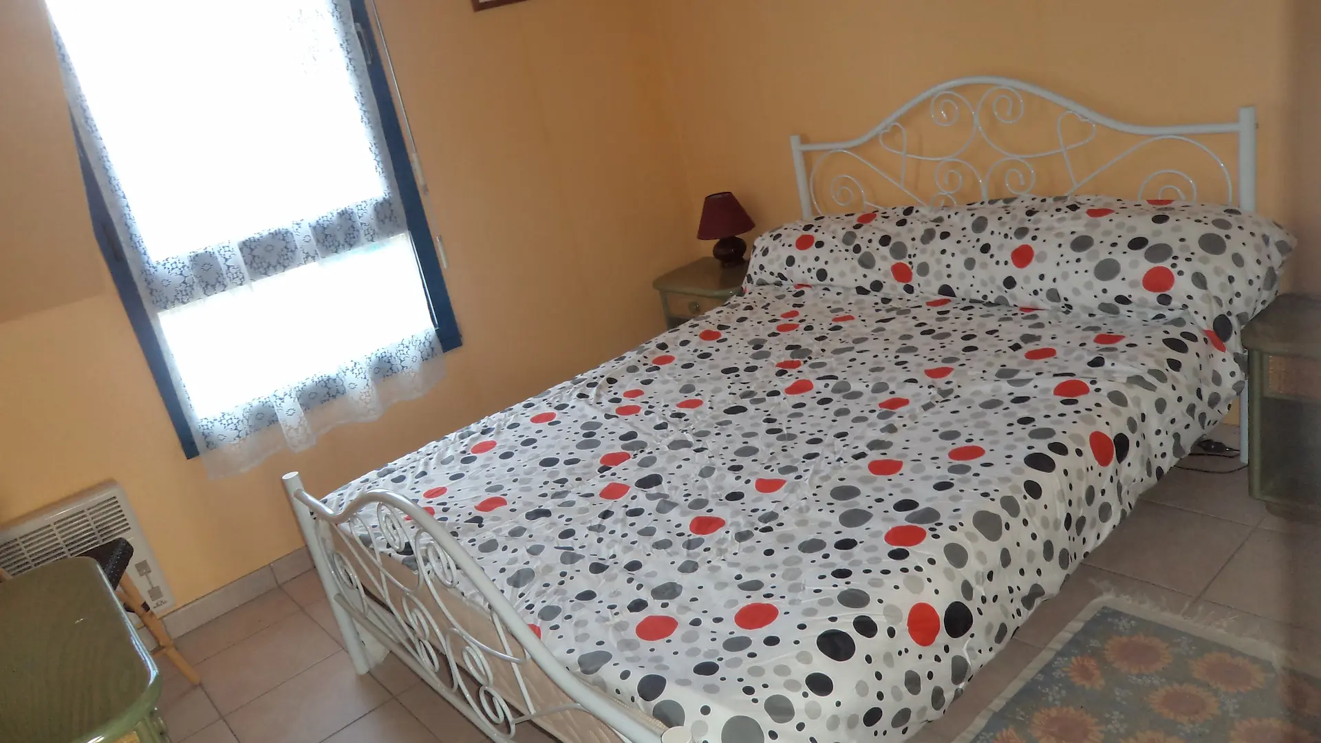 Lit double - appartement vue mer