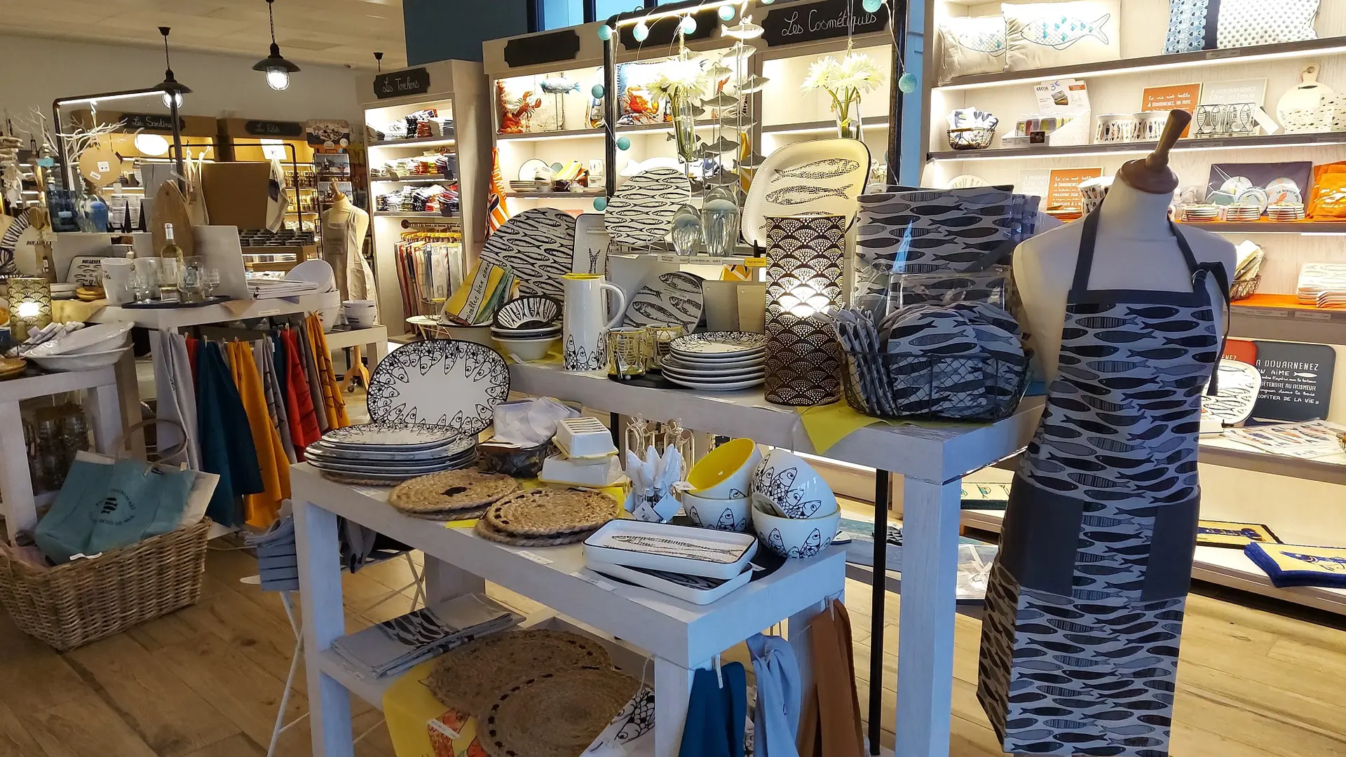 La maison de la sardine à Douarnenez conserverie boutique-3