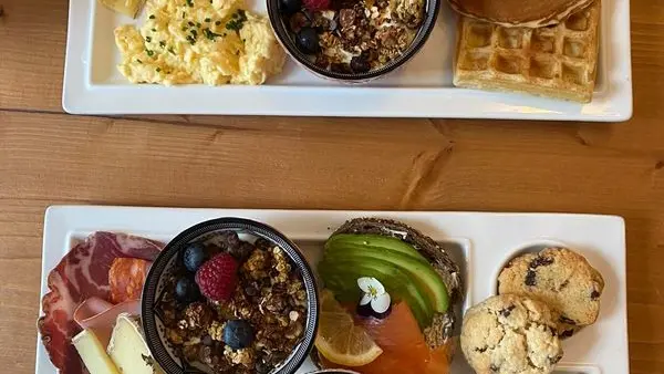 Les Voiles Brunch