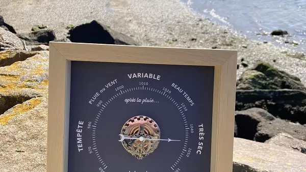 Les pieds dans l'eau-horloge des marées-Saint-Sulliac