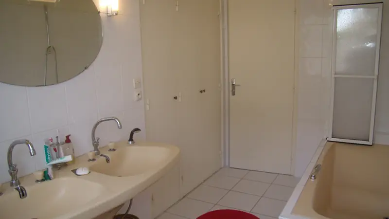 Location - PARC Yannick - Lesconil - Pays Bigouden - sdb