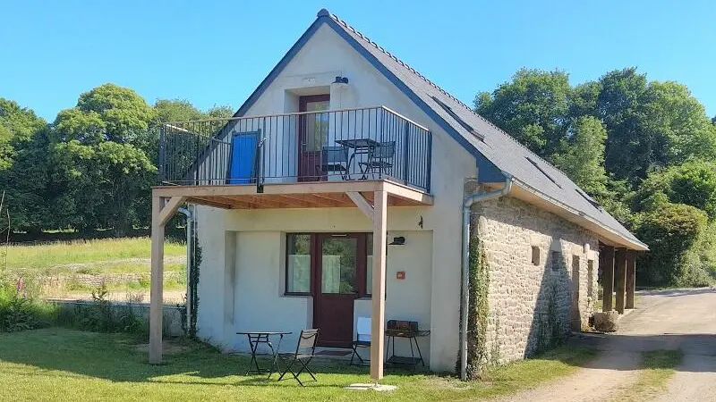 Location gîte Lesvaniel Vallée2