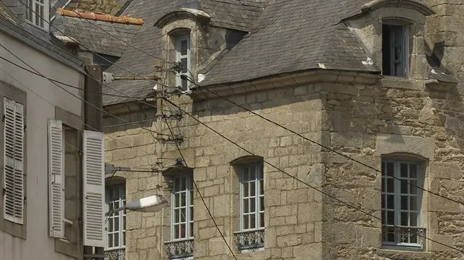 Maison DZ) (1)