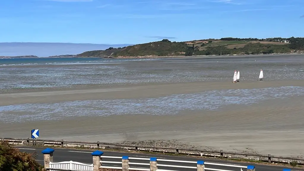 Marée basse chars à voile