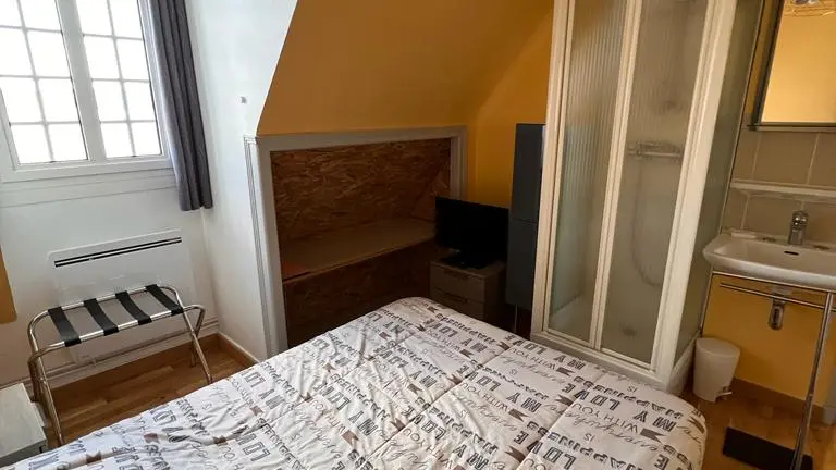 Marina chambre douche