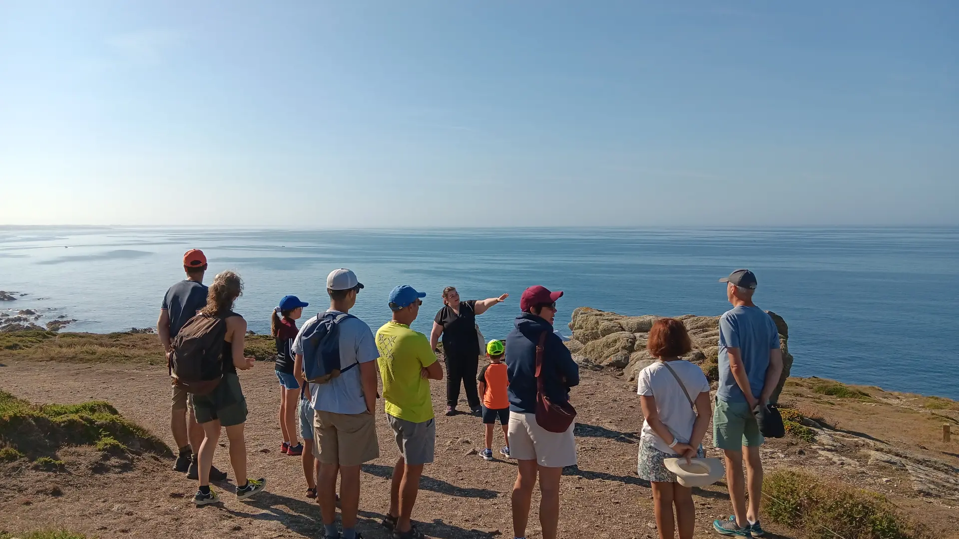 Visite guidée des sites archéologiques de Menez Dregan à Plouhinec