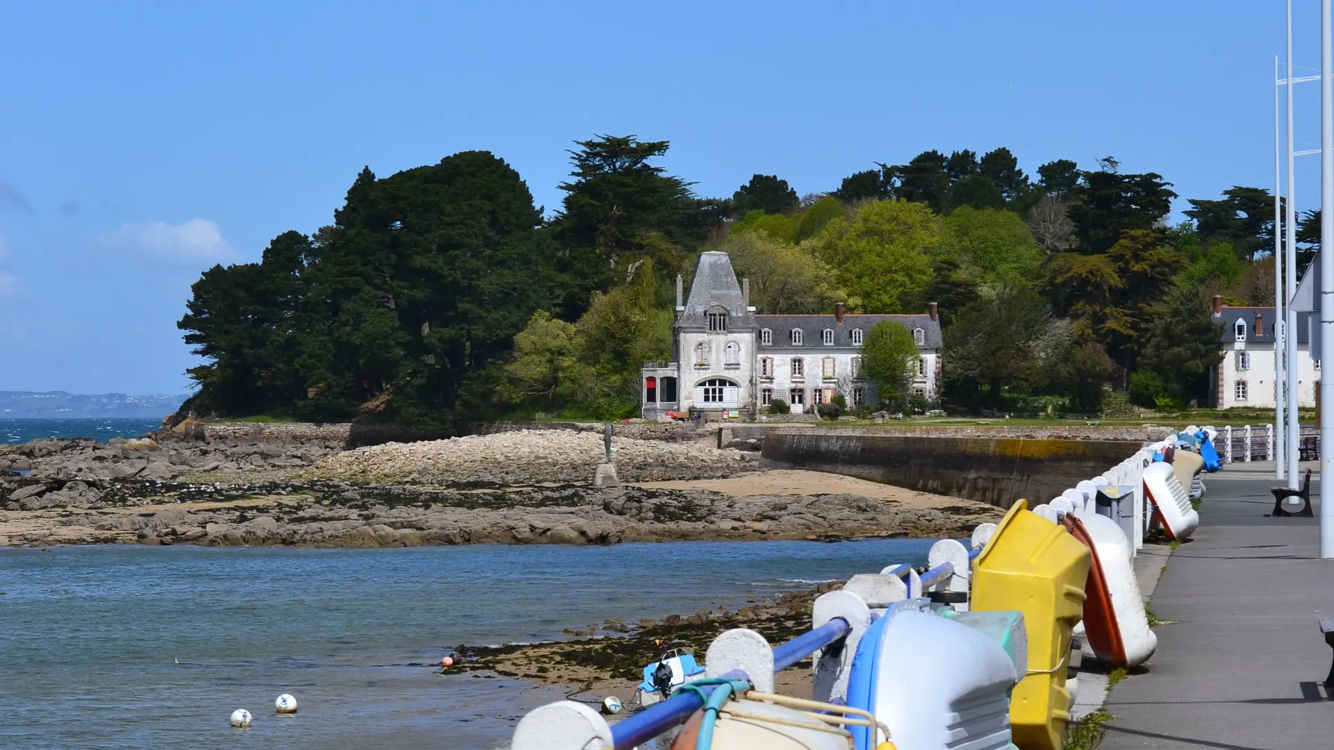 L'île Tristan depuisPort Rhu