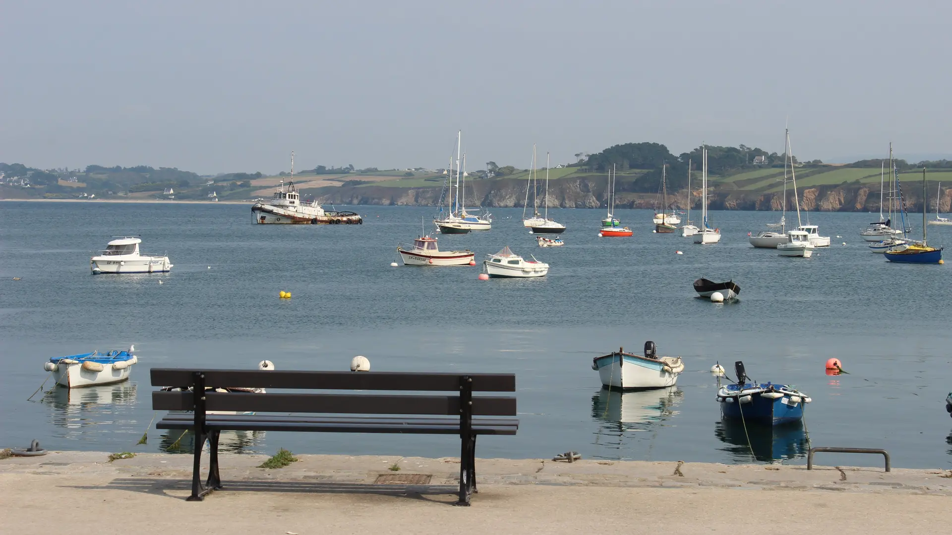 Le vieux port du Rosmeur à Douarnenez banc