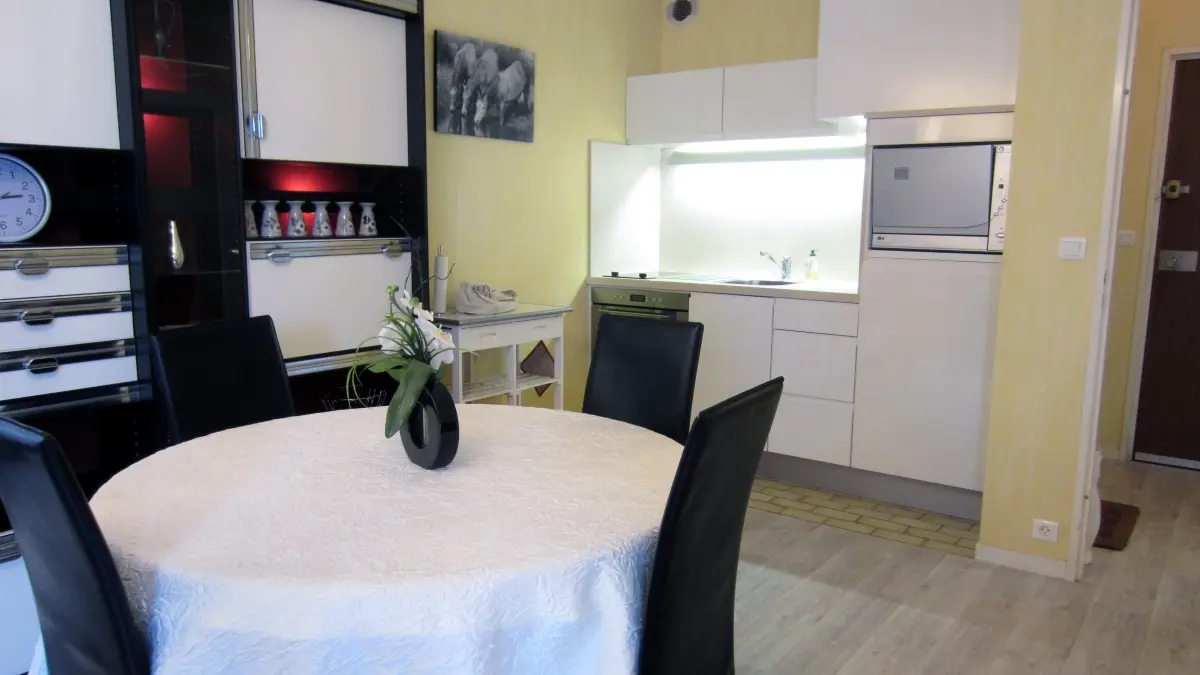 P De Morcourt Cuisine Sejour