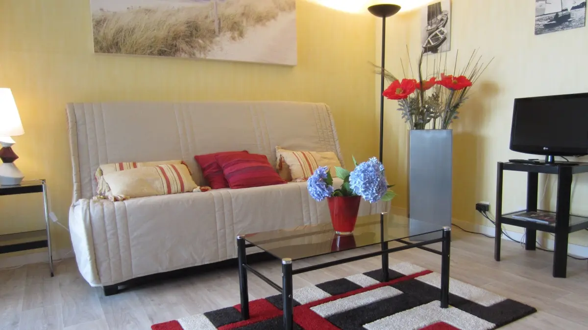 P De Morcourt Salon