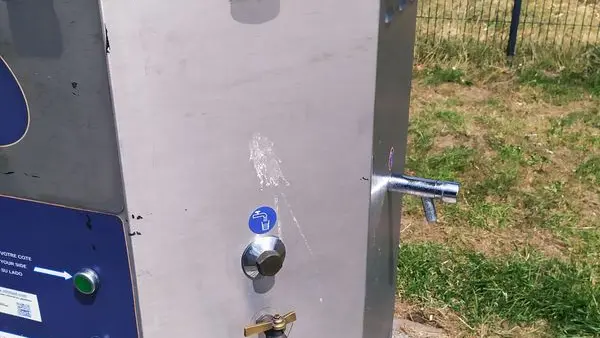 PCH Borne de services  Rue du Pont Névez 3 PAYS BIGOUDEN