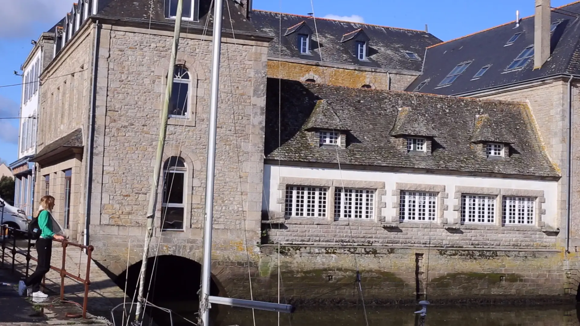 grande definition - port et pont habité de pont l'abbé