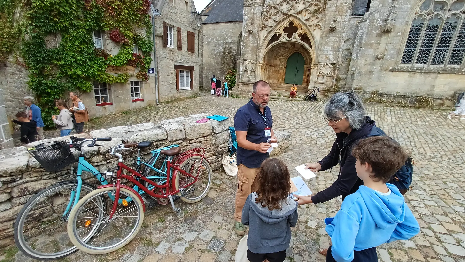 Jeu de piste et chasse aux [K]uriosités à Pont-Croix avec Les Archi Kurieux