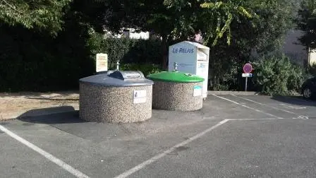 Poubelles place de la petite sole WEB