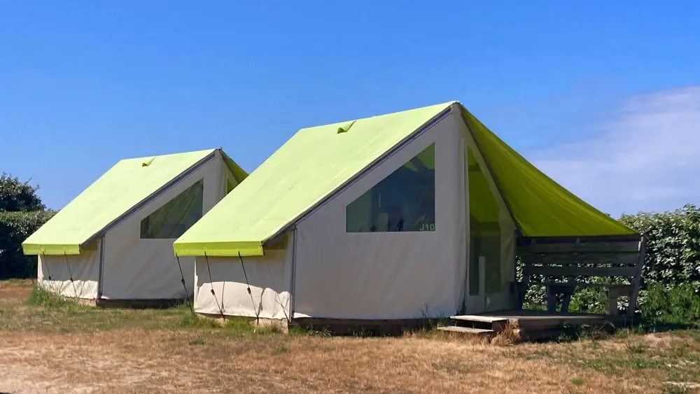 Pleumeur-Bodou Ile-Grande dourlin : hébergement tente lodges randonneurs GR34