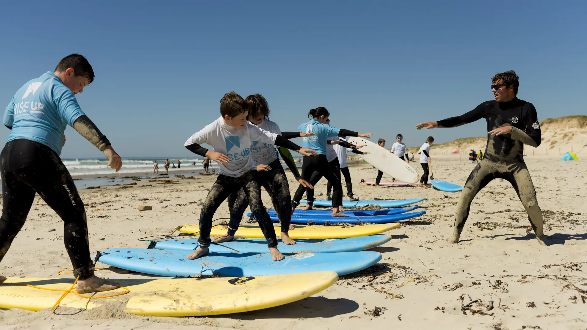 Ecole de surf Rise-Up - Plomeur - Pays Bigouden - Bigoudenjoy