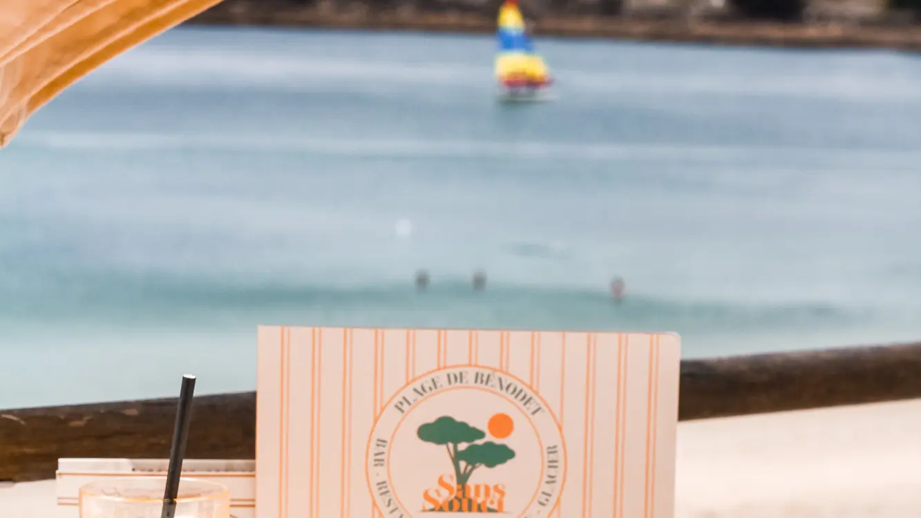 Petit déjeuner sur terrasse du Sans Souci
