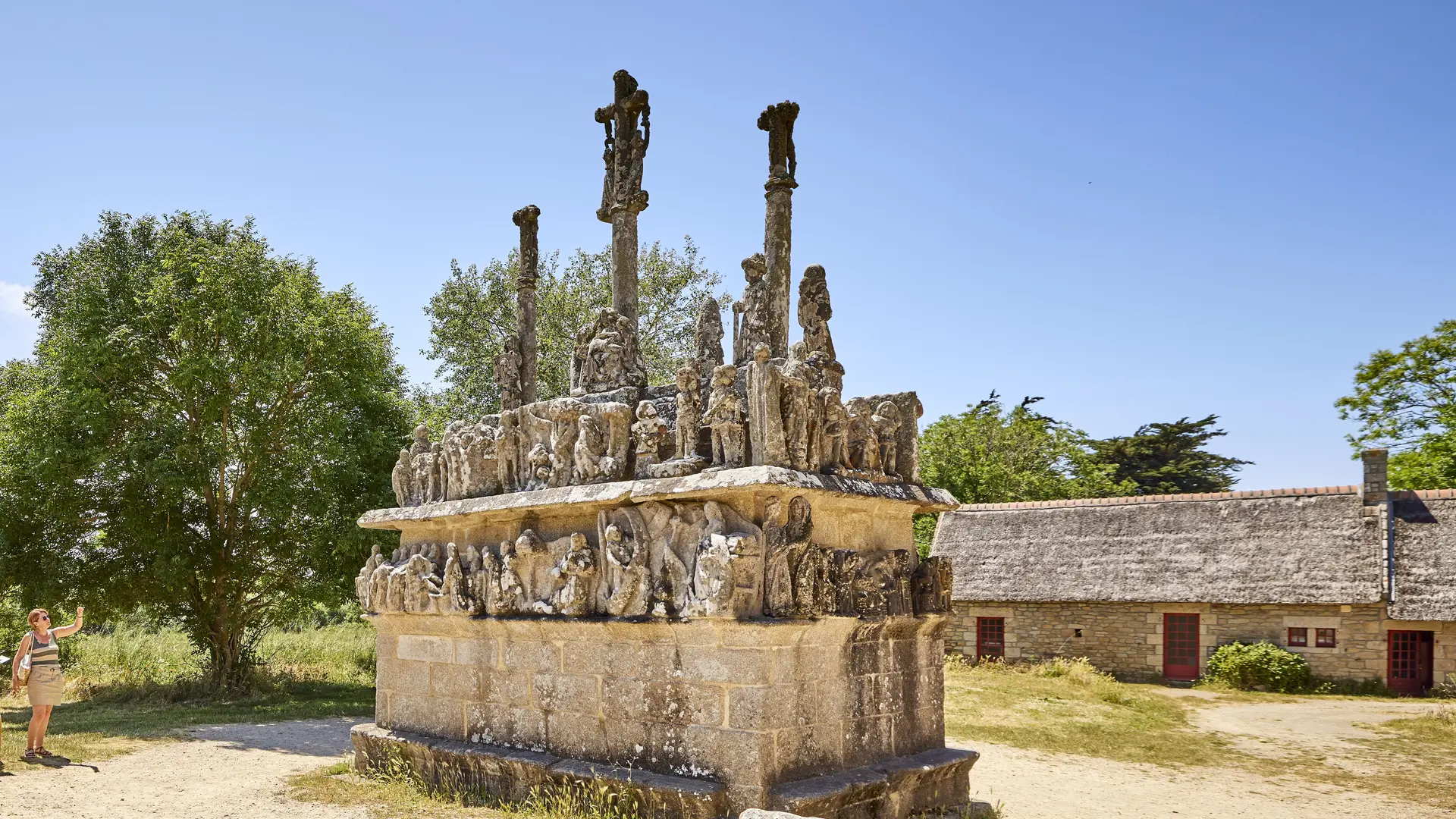 Chapelle et calvaire de Tronoën à Saint-Jean Trolimon