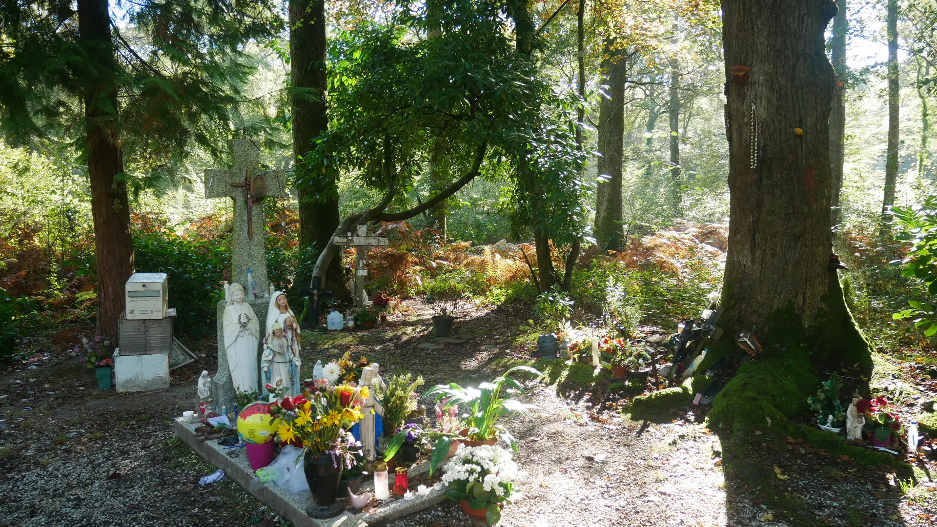 Tombe-à-la-fille-teillay-01