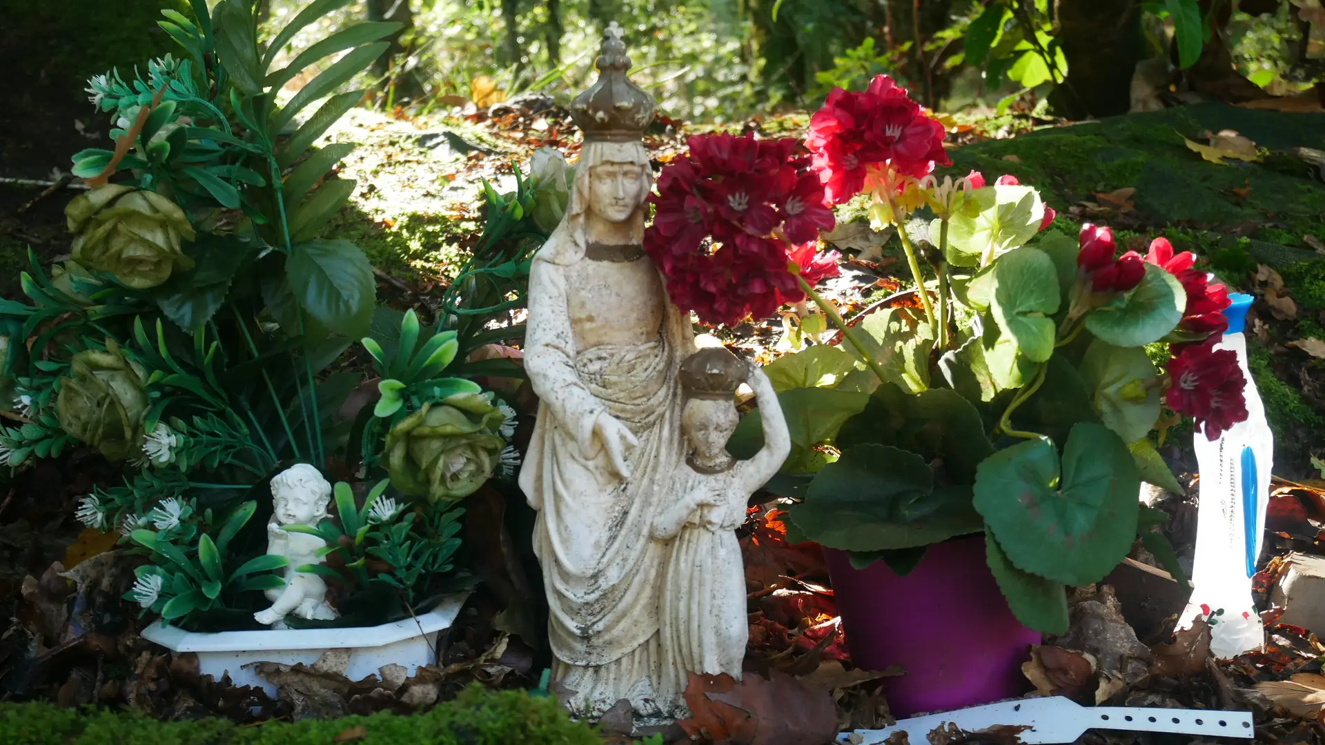 Tombe-à-la-fille-teillay-03