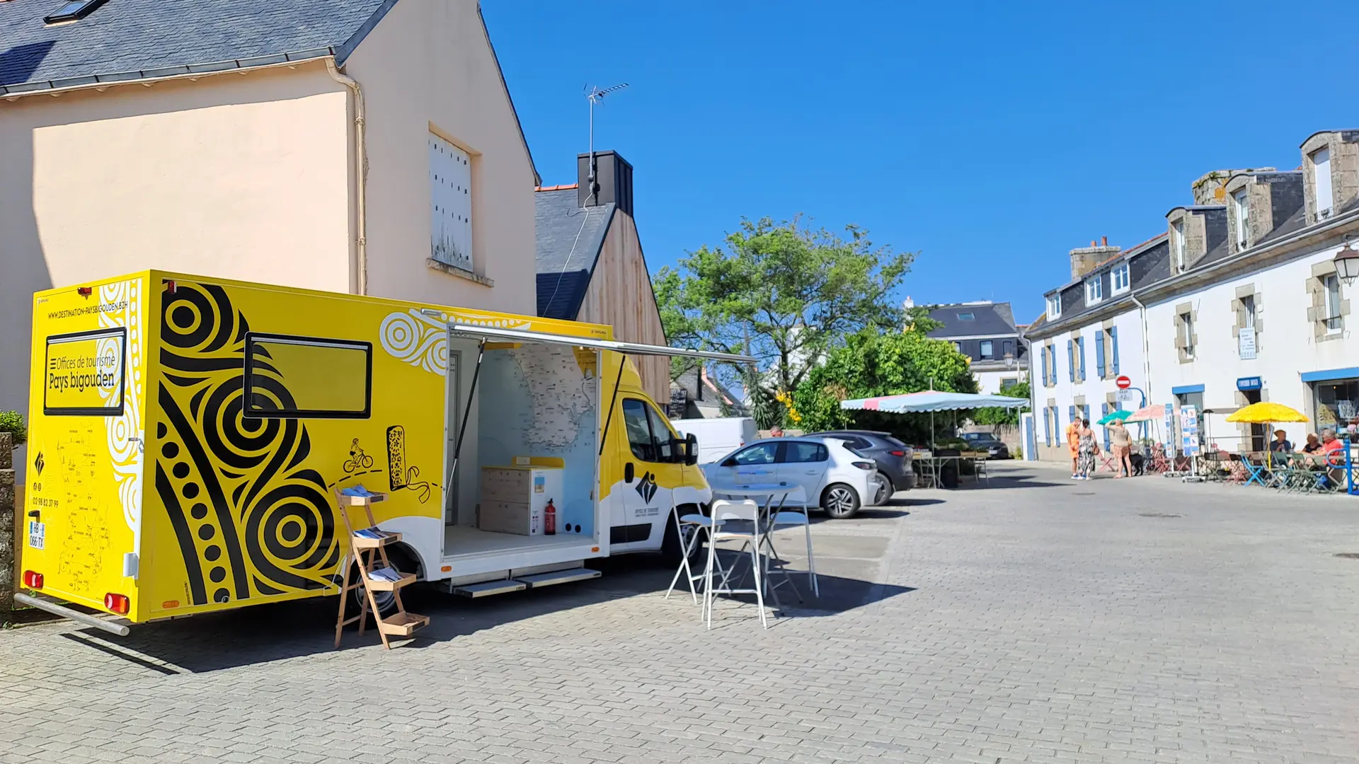 Île-Tudy - Place de l'église - Office de tourisme mobile