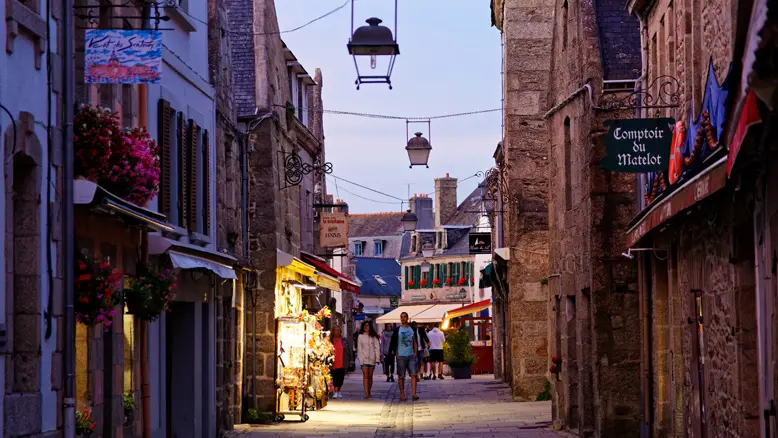 La Ville Close de Concarneau de nuit
