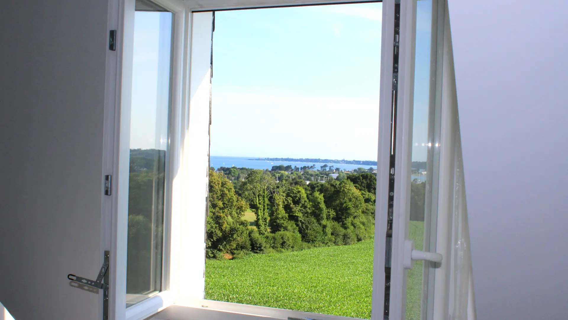 Vue de la Baie de La Forêt
