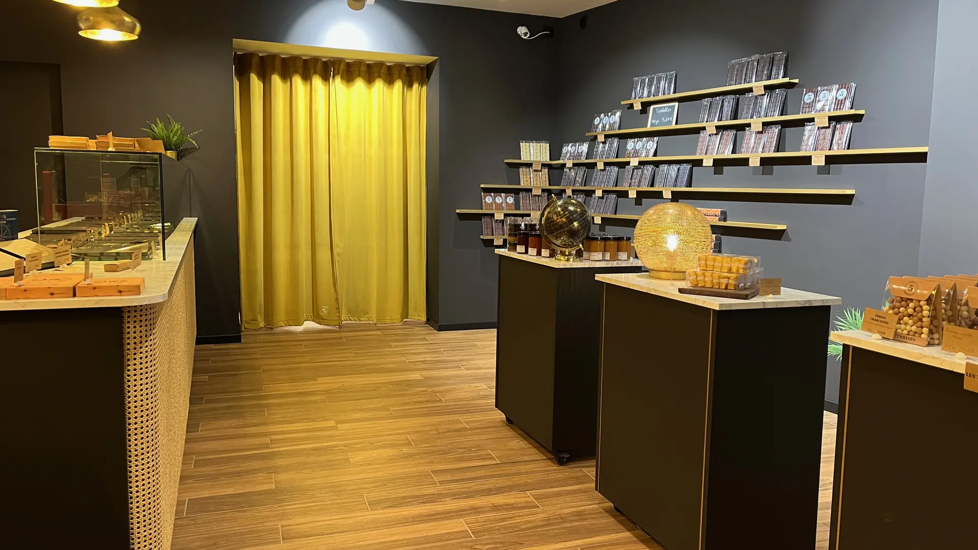 Chocolaterie artisanale - Boutique - La Fôret Fouesnant - Atelier n°5 - 3